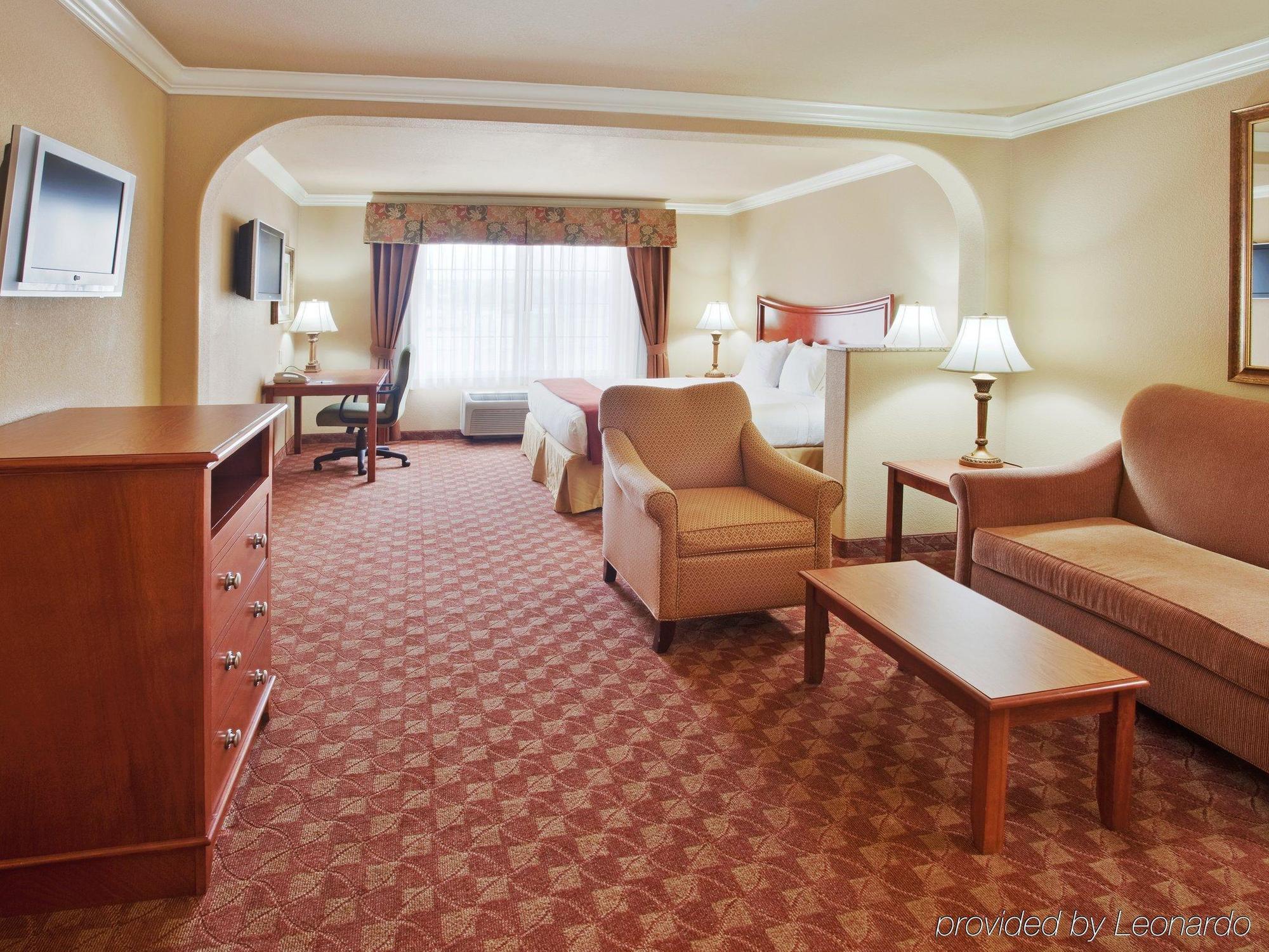 Holiday Inn Express & Suites Oakland - Airport By Ihg Habitación foto