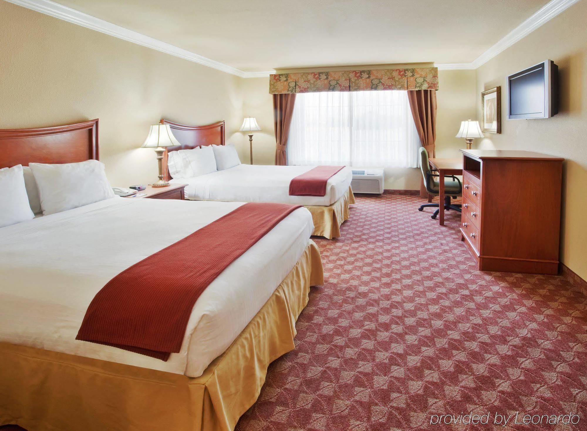Holiday Inn Express & Suites Oakland - Airport By Ihg Habitación foto