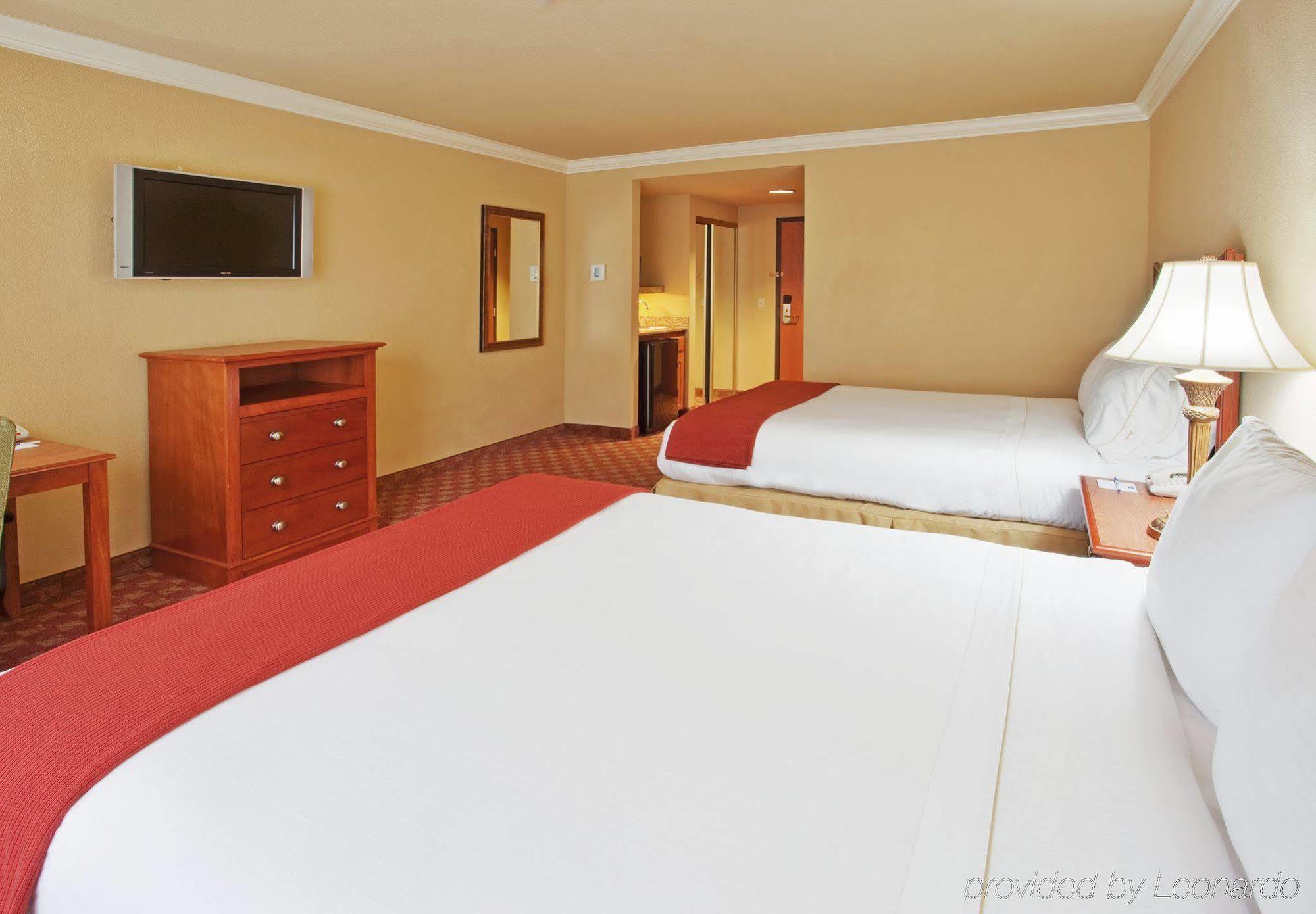 Holiday Inn Express & Suites Oakland - Airport By Ihg Habitación foto